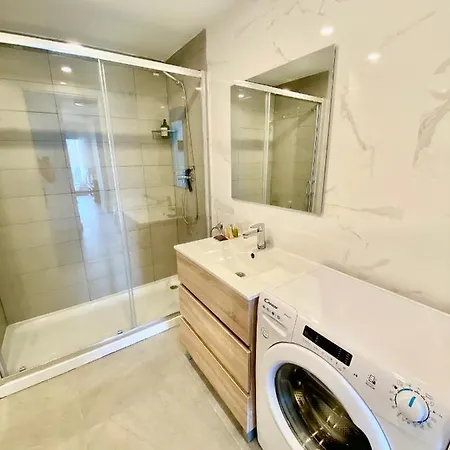 Lowenva Beach Apartment *